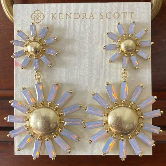 Kendra Scott Madison Daisy Statement‎ Statement Earrings In Gold and Pink Opal - Picture 2 of 7